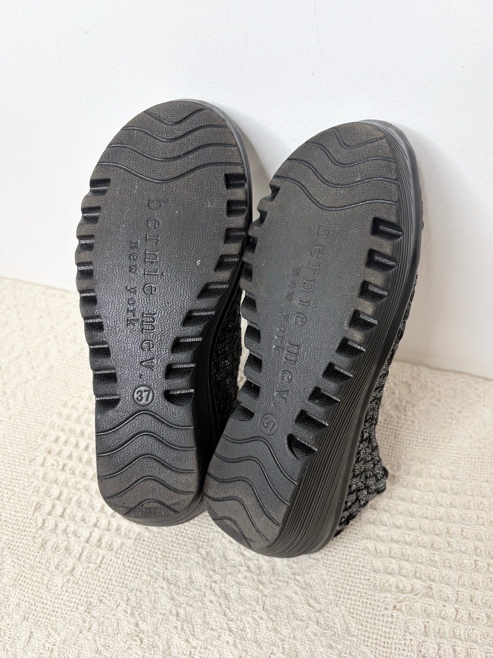 Bernie Mev Lulia Wedge Size 37 Dark Silver Gray Metallic Mary Jane Comfort Shoes - Picture 7 of 8